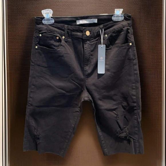 NWT Tractr Black Denim Bermuda Shorts Womens Size 4/27 Mid Rise Distressed - Picture 1 of 7